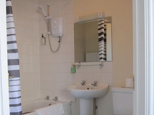 King William IV Hotel Тотнис Екстериор снимка